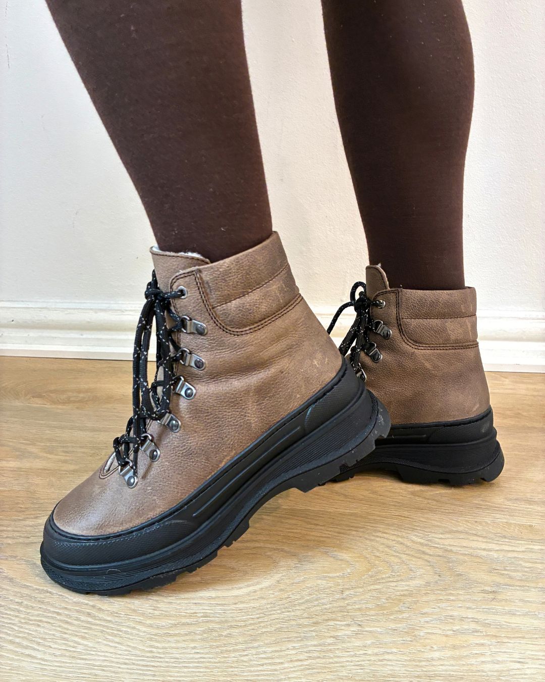 Saana hiking boot skywalker grey