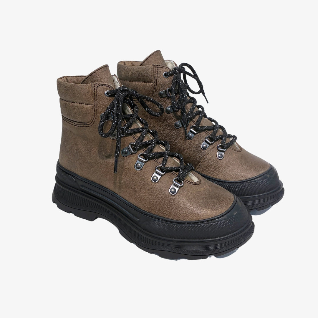 Saana hiking boot skywalker grey