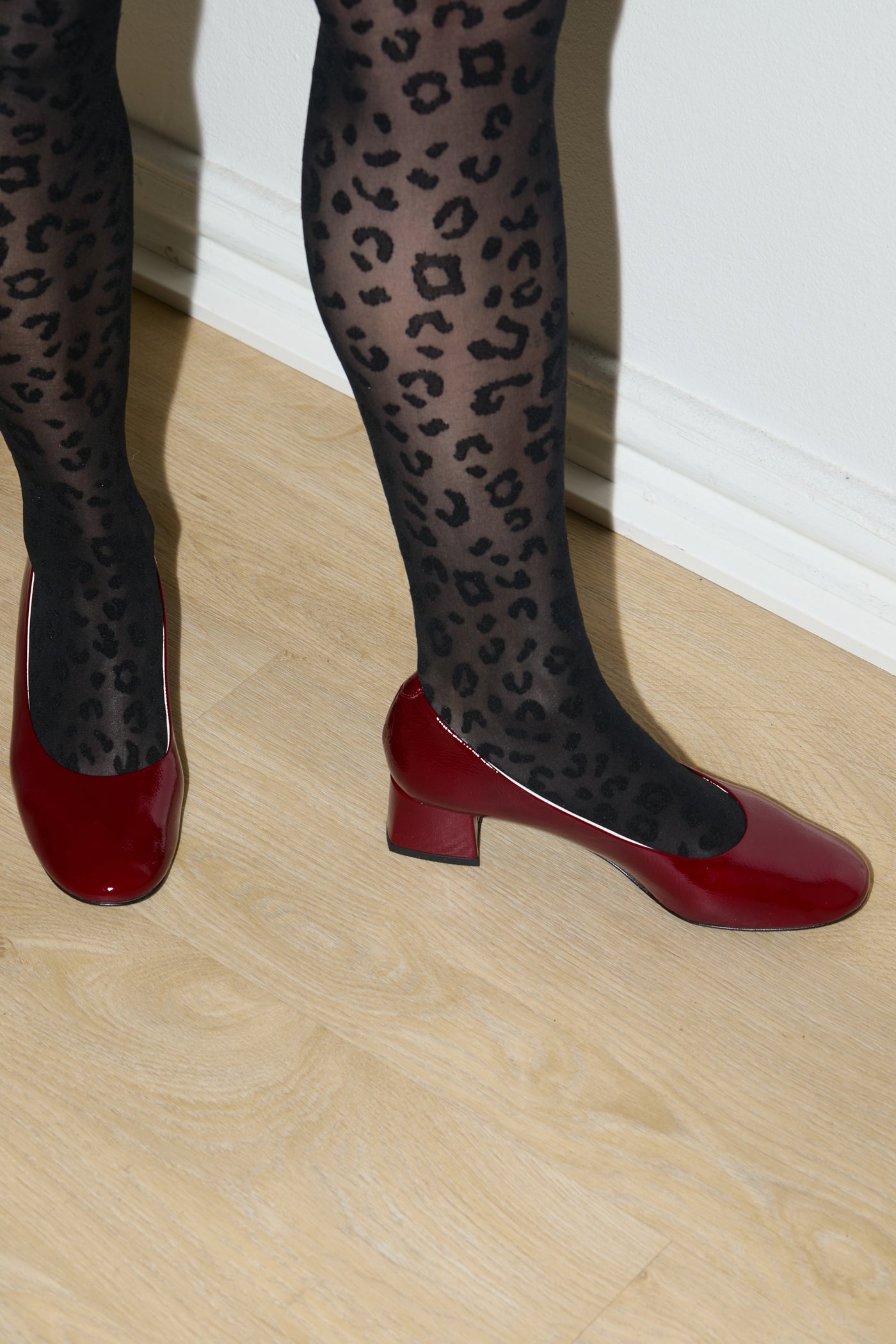 Aurore pump wrinkled patent cherry red
